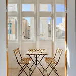 Twentyseven 1bed Steps From Front