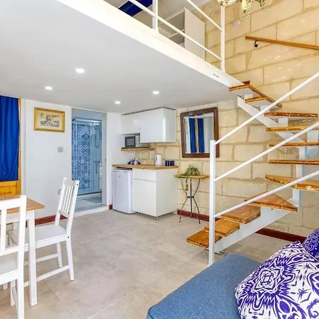 Lejlighed Stylish Loft With Maltese Balcony, 2 Min To Seafront *