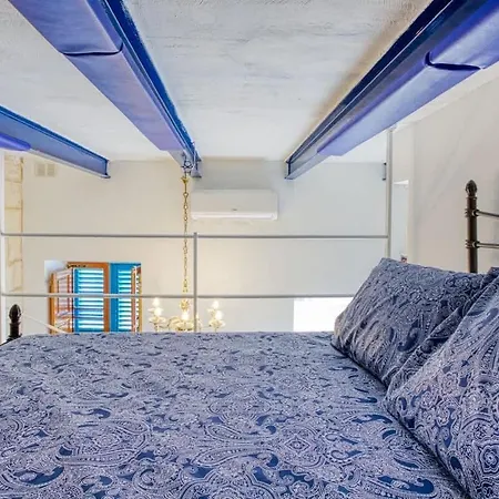 Lejlighed Stylish Loft With Maltese Balcony, 2 Min To Seafront