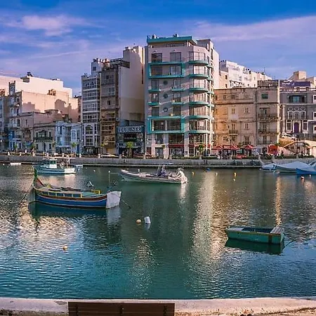 Stylish Loft With Maltese Balcony, 2 Min To Seafront * Sliema