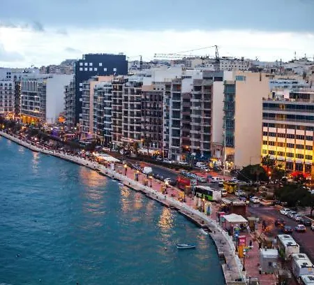 Stylish Loft With Maltese Balcony, 2 Min To Seafront Apartment *